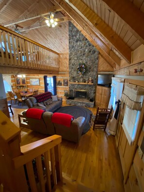 Smart TV, fireplace, Netflix, DVD player