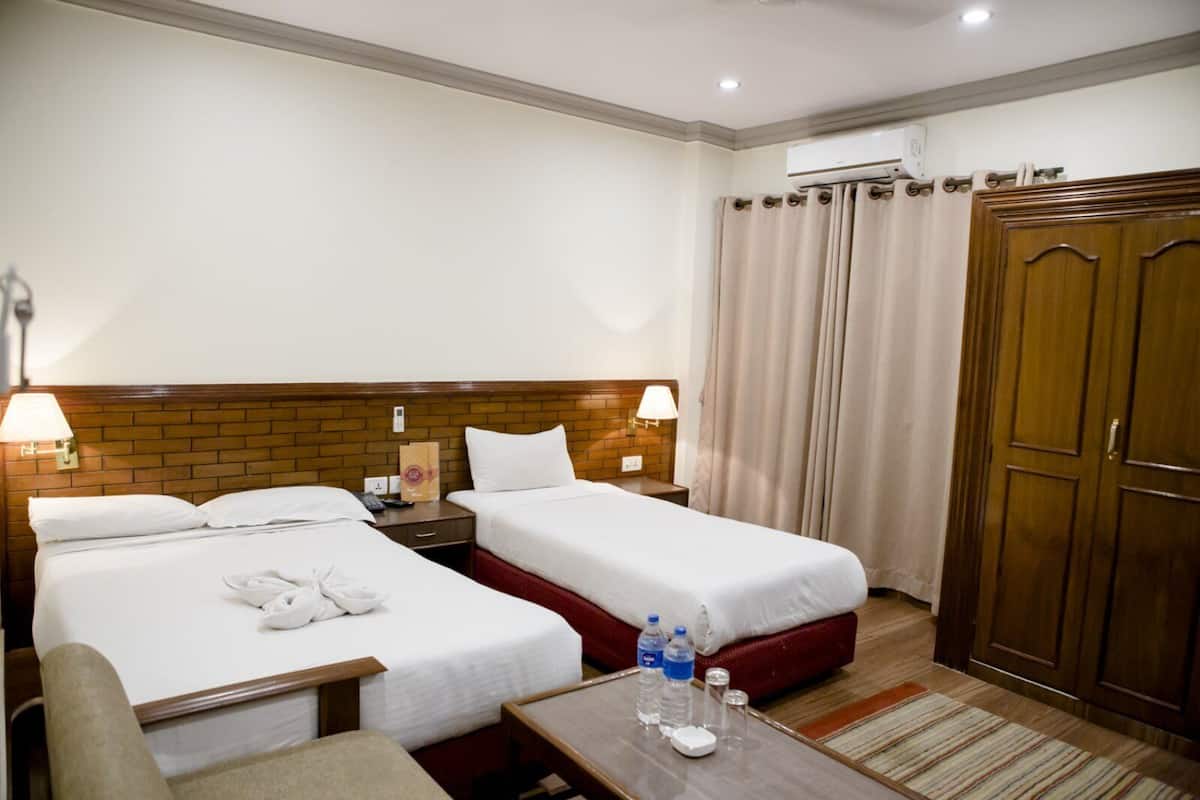 Standard Single Room | Premium bedding, pillowtop beds, in-room safe, desk