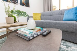 Deluxe Villa, 3 Bedrooms, Pool View | Living room | Flat-screen TV - Bespoke Residences - Waikiki Townhouses (Dubai)