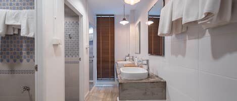 Shower, towels