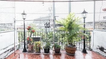 5-Bedroom Townhouse | Terrace/patio
