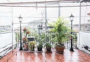 5-Bedroom Townhouse | Terrace/patio - Pillow Pillow House Sukhumvit-Rama4 (Bangkok)
