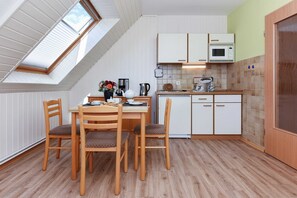 Unclassified image, 5 of 19, button