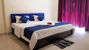 Standard Double Room, 1 Queen Bed, City View | 1 bedroom, soundproofing