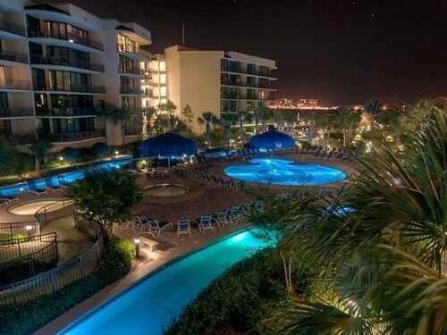 Exceptional reviews Upgrades STUNNING View Indoor Pool Boat Access Fish Cleaning