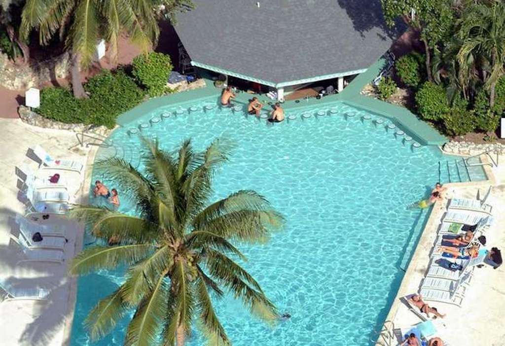室外游泳池
