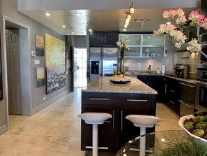 Fridge, microwave, oven, stovetop - Beautiful  Oceanfront 3 bed condo on Seven Mile Beach (George town)