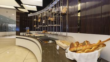 Daily buffet breakfast (INR 450 per person)