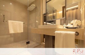 Club Double or Twin Room | Bathroom - RPJ Hotel Rajkot (Rajkot)