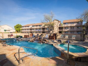 Ulkouima-allas, lämmitetty uima-allas