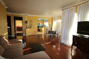 Living area - Luxury 2 bedroom Downtown SalLake City Utah (Salt Lake City)