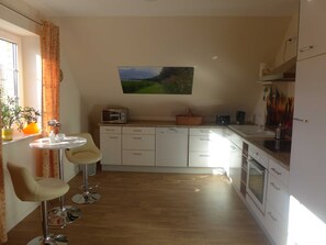 Fridge, microwave, oven, dishwasher