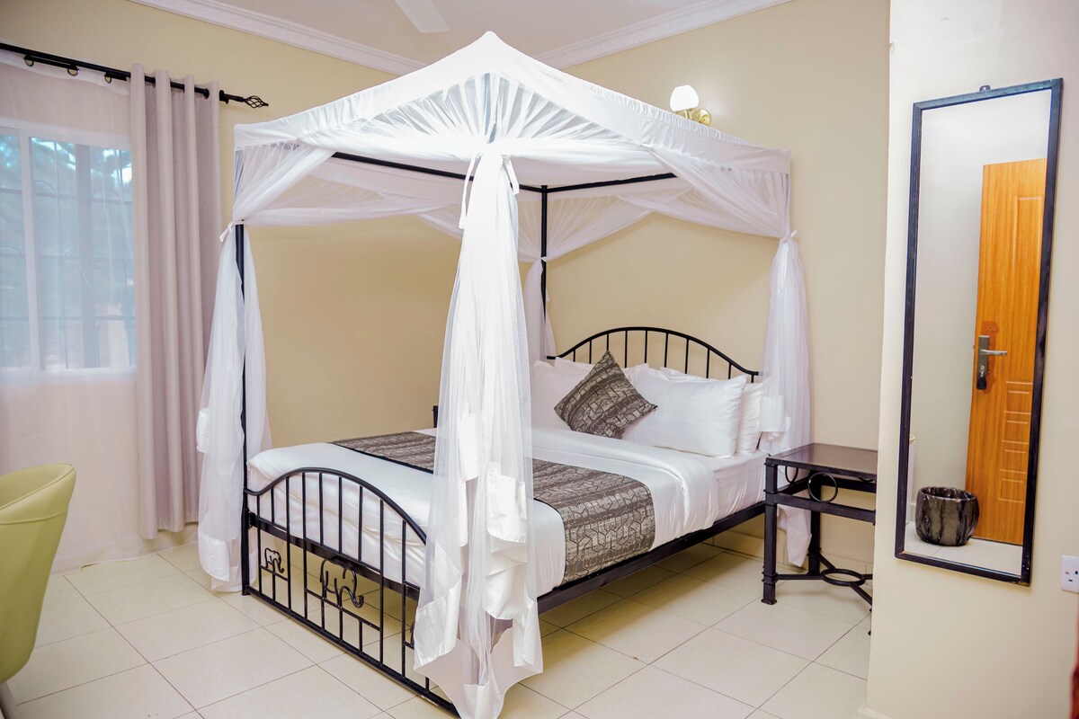 Standard Double Room Single Use | Desk, WiFi (free), bed sheets