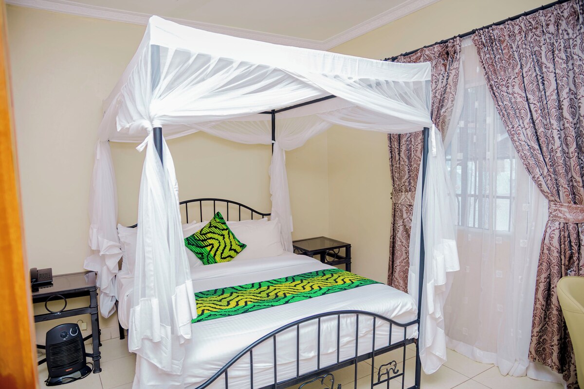 Business Double Room, 1 Double Bed | Desk, WiFi (free), bed sheets