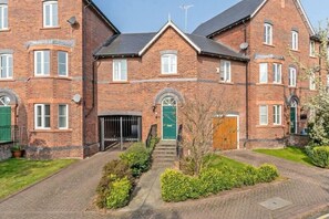 Exterior - Holiday Homes To Rent In Chester (Chester)