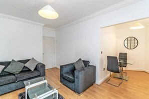 Smart TV, video games - Holiday Homes To Rent In Chester (Chester)