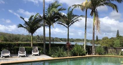 Kingscliff Waterfront at Sunrise Cove: Spacious apartment with a large pool