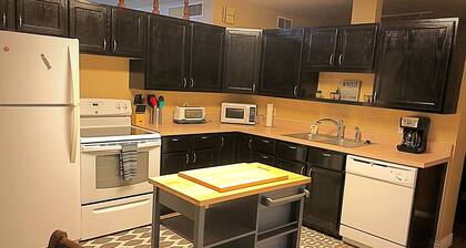 4 bdrm/ 2 bath house close to lake Powell, antelope canyon and horseshoe bend