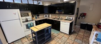 4 bdrm/ 2 bath house close to lake Powell, antelope canyon and horseshoe bend