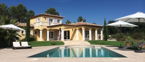 Piscine extérieure, piscine chauffée