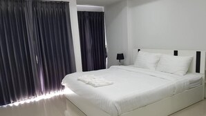 3 chambres, literie hypoallergénique, rideaux d’obscurcissement