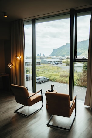 Deluxe Double or Twin Room, Ocean View | 1 bedroom, desk, laptop workspace, blackout drapes