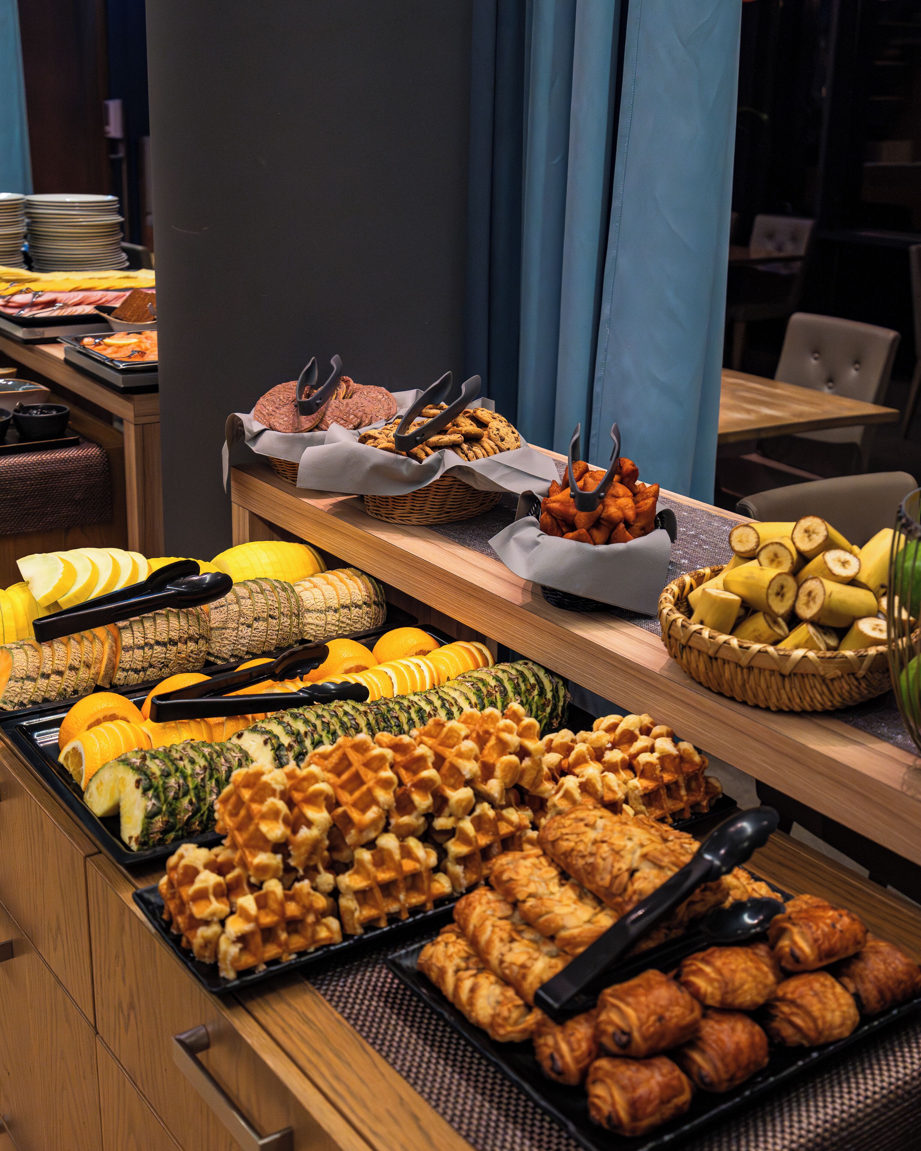 free daily continental breakfast