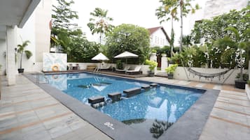 Udendørs pool, liggestole