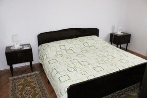 Huoneisto, merinäköala | 1 makuuhuone, työpöytä, silitysrauta/-lauta, ilmainen Wi-Fi