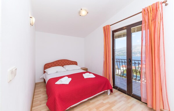1 bedroom, free WiFi, bed sheets