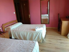 Twin Room, Sea View | Desk, blackout drapes, free cribs/infant beds, rollaway beds