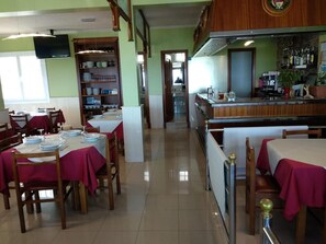 Se sirven desayunos y cenas 