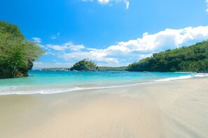 Plage, sable blanc, navette gratuite vers la plage, serviettes de plage