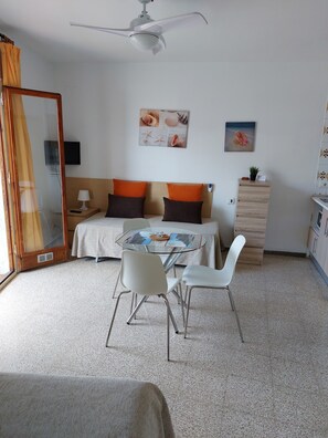 Studio | Free WiFi, bed sheets - Apartamentos El Sol (Tossa de Mar)
