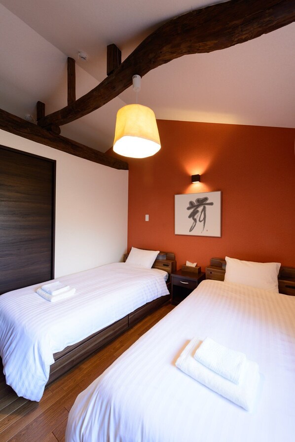 Unclassified image, 1 of 45, button