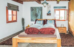 1 bedroom, travel cot, free WiFi