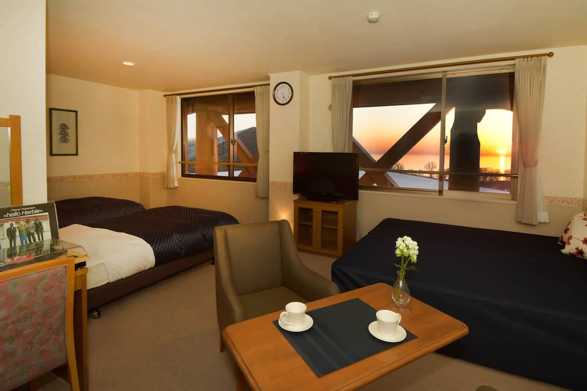 in-room safe, desk, free wifi, bed sheets