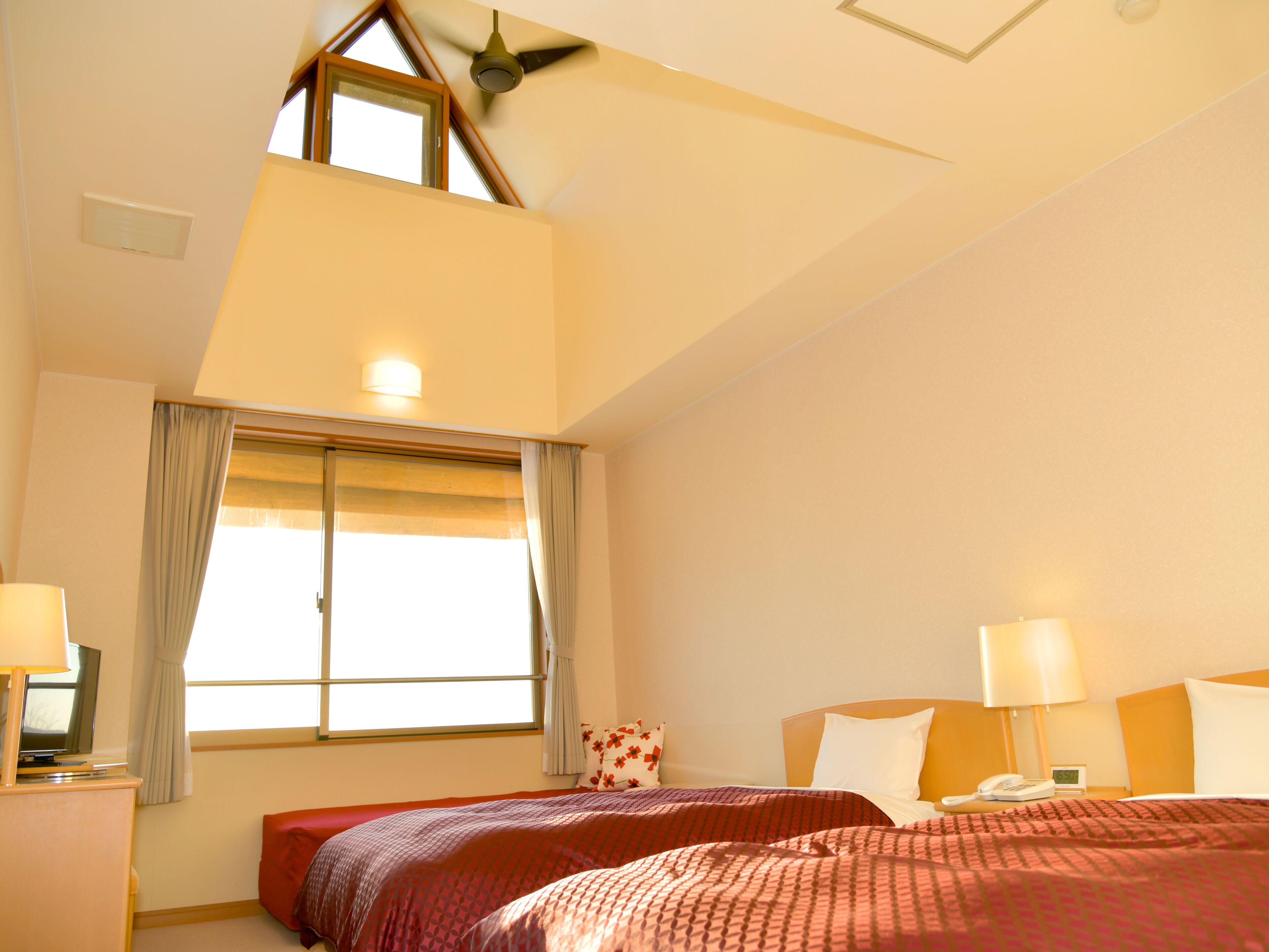 in-room safe, desk, free wifi, bed sheets