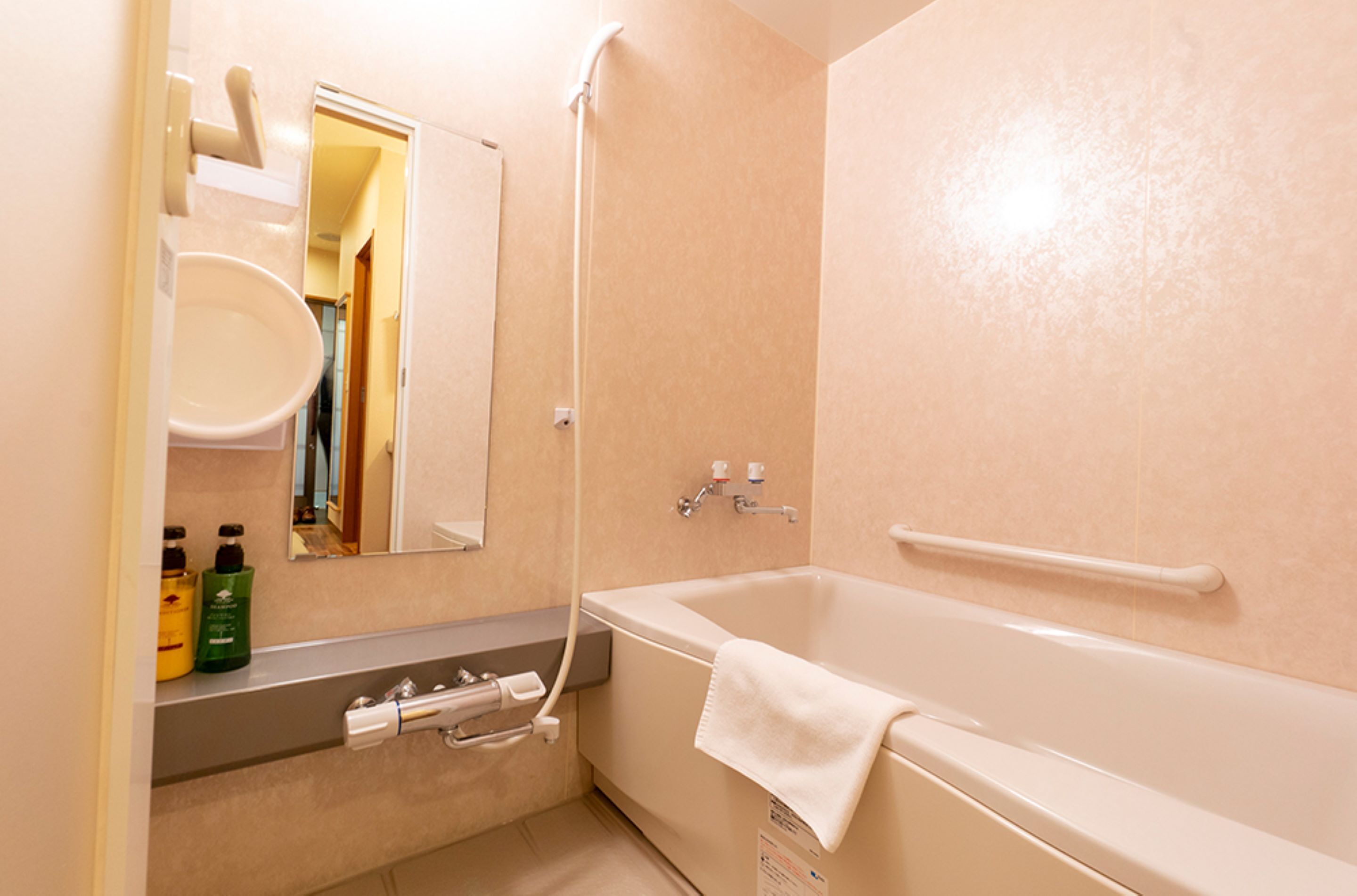 in-room safe, desk, free wifi, bed sheets