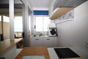 Unclassified image, 5 of 12, button