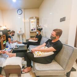 Couples treatment rooms, body treatments, aromatherapy