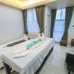 Couples treatment rooms, body treatments, aromatherapy