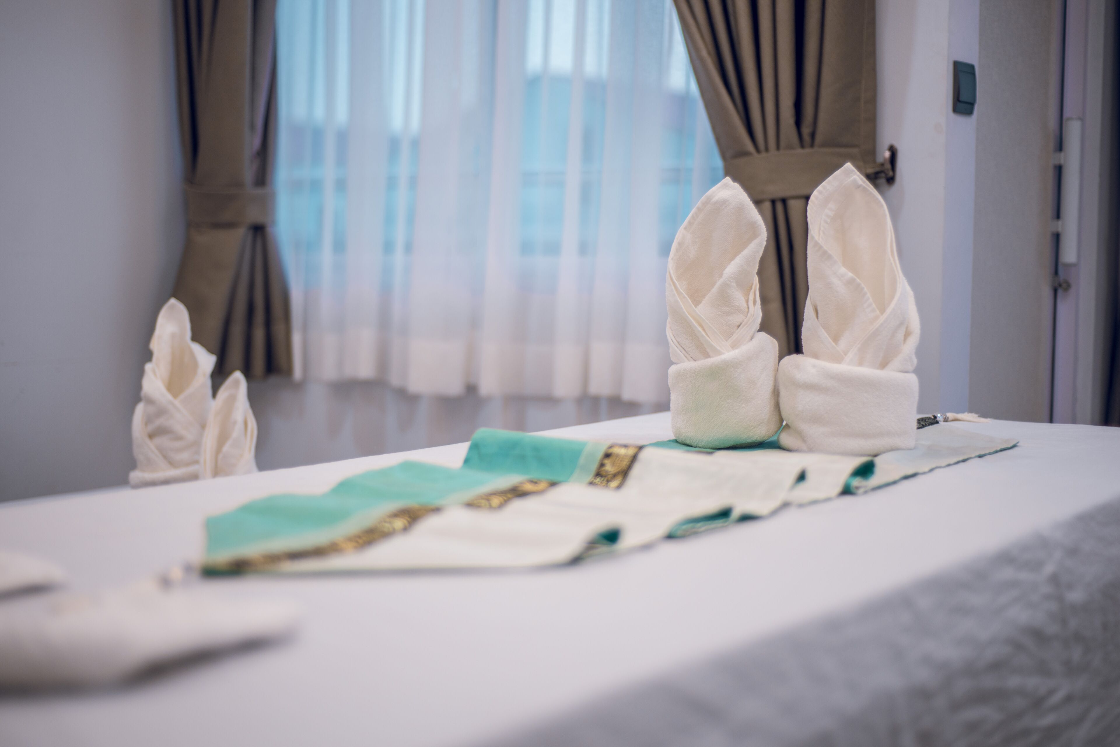 couples treatment room(s), body treatments, aromatherapy