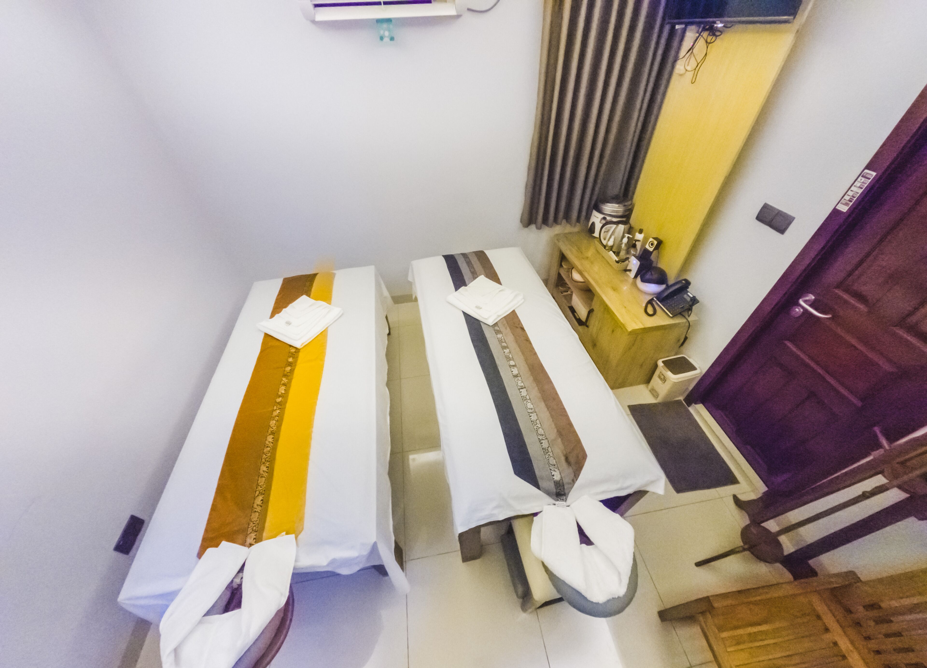 couples treatment room(s), body treatments, aromatherapy