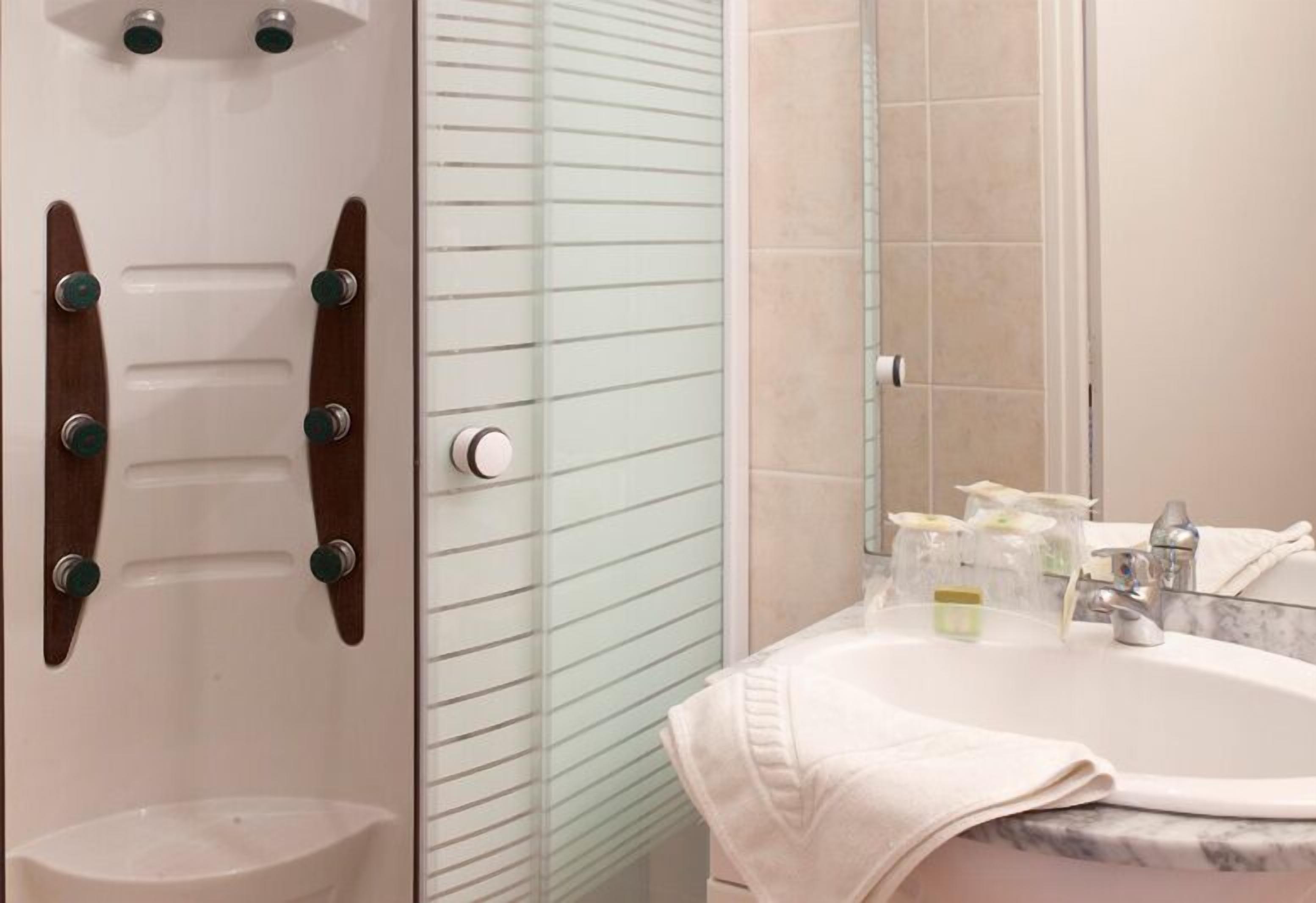 double room, 1 double bed | bathroom | hair dryer