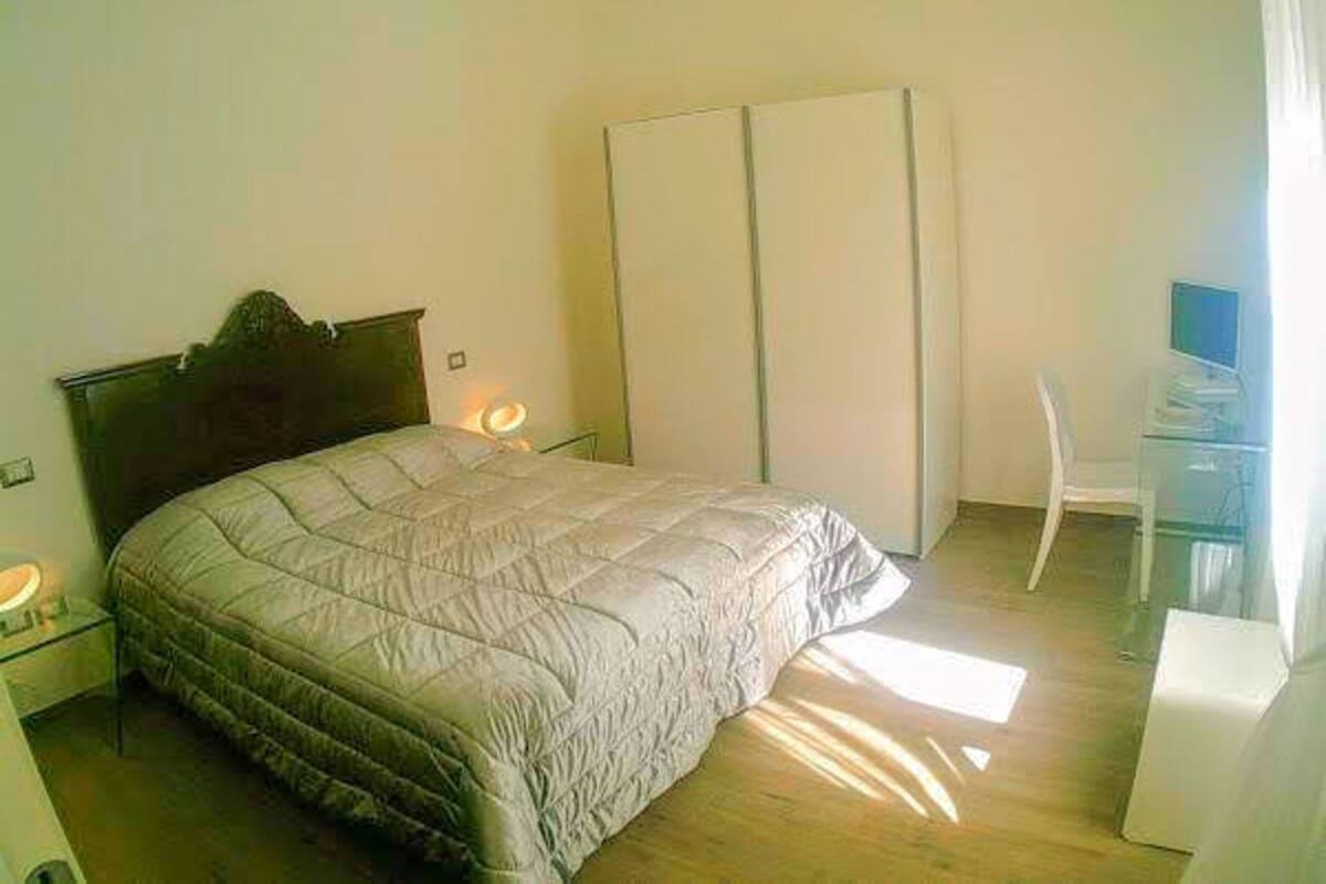 Free cots/infant beds, free WiFi, bed sheets
