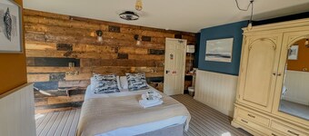 The White Horse Hotel