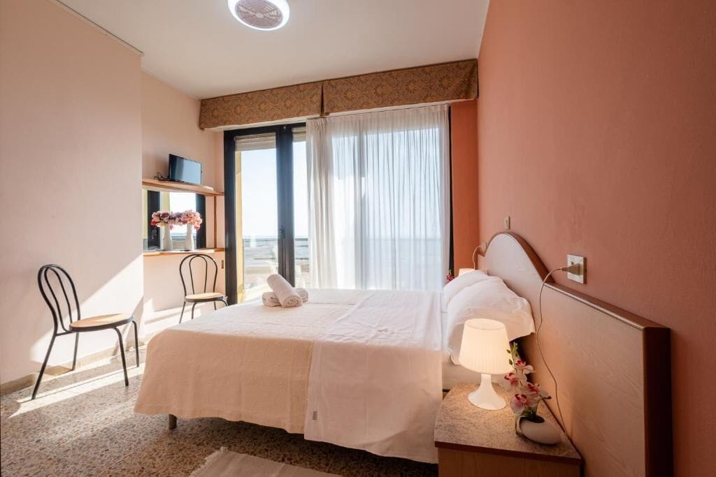Cunas, wifi gratis y ropa de cama 