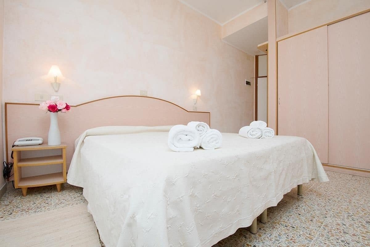 Quadruple Room, Multiple Beds | Desk, cribs/infant beds, free WiFi, bed sheets