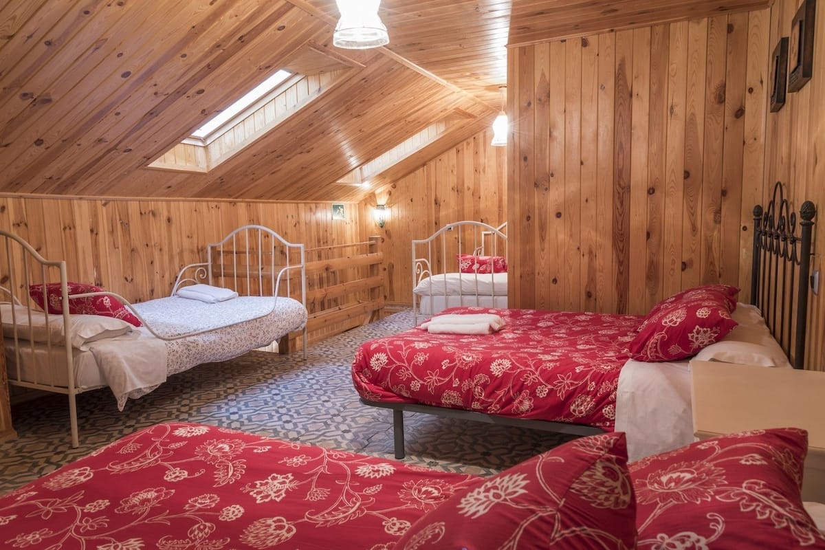 Bungalow, 3 makuuhuonetta | Vauvansängyt, lisävuoteet, ilmainen Wi-Fi, yksilöllisesti sisustettu